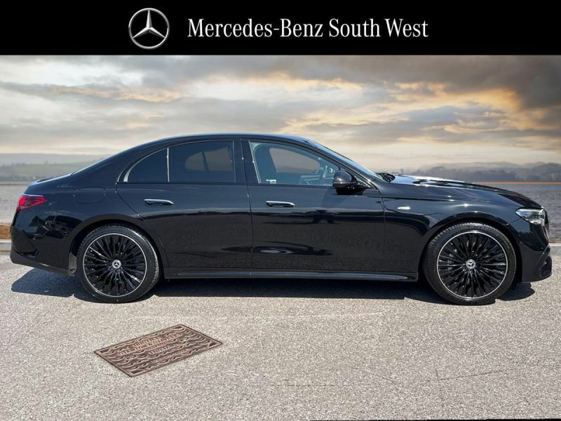 Mercedes-Benz E Class Saloon Black #3