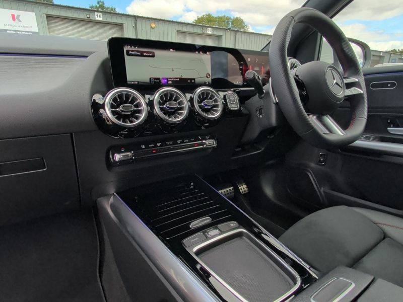 Mercedes-Benz B Class Hatchback KW75ZSP White #6