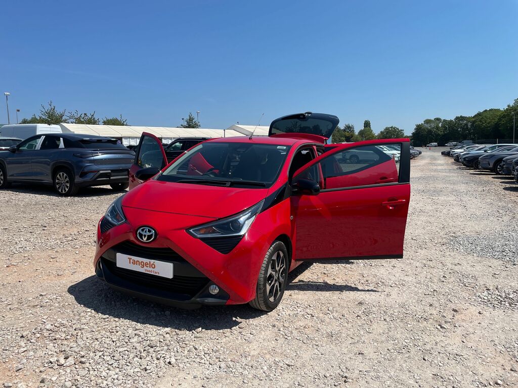 Toyota Aygo 1.0 Vvt-i X-play 5-Dr White #31