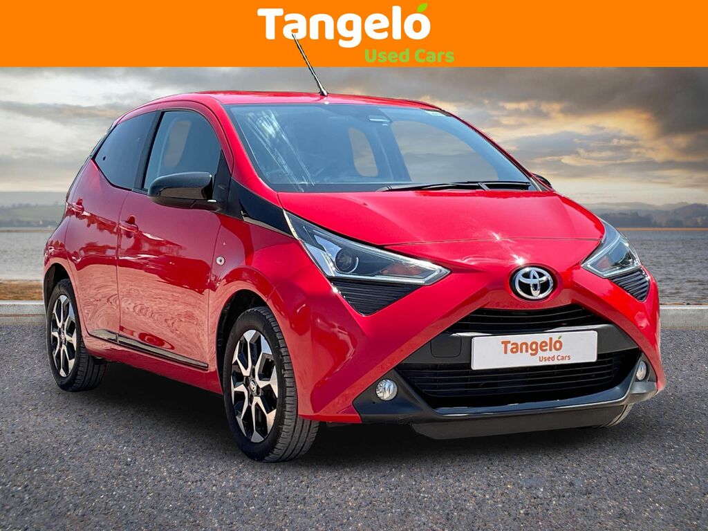 Toyota Aygo 1.0 Vvt-i X-play 5-Dr White #1