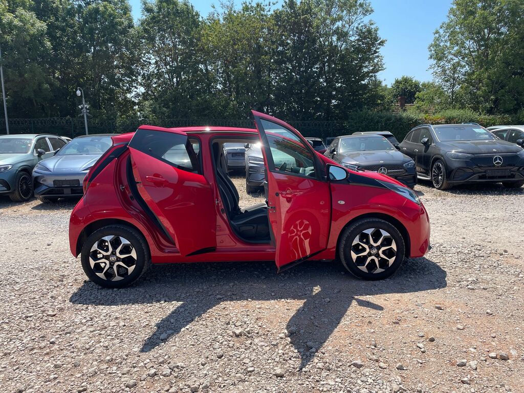 Toyota Aygo 1.0 Vvt-i X-play 5-Dr White #26