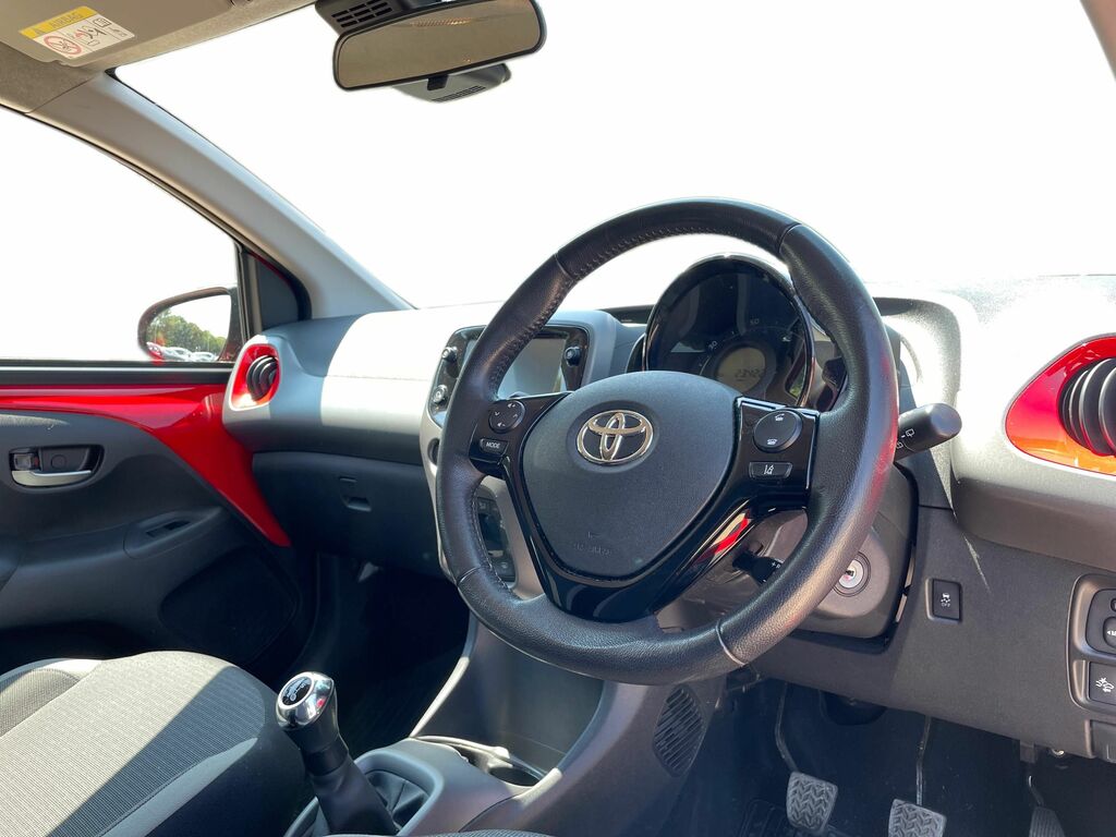Toyota Aygo 1.0 Vvt-i X-play 5-Dr White #5