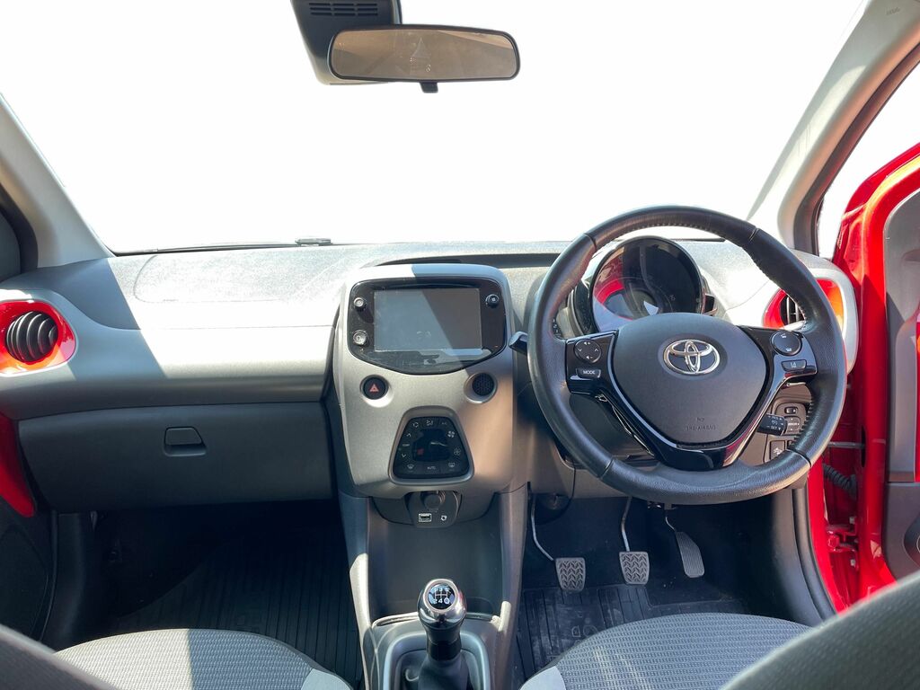 Toyota Aygo 1.0 Vvt-i X-play 5-Dr White #7