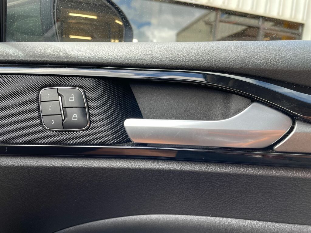 Ford Mondeo 2.0 Tivct Titanium Edition Saloon Hybri White #26