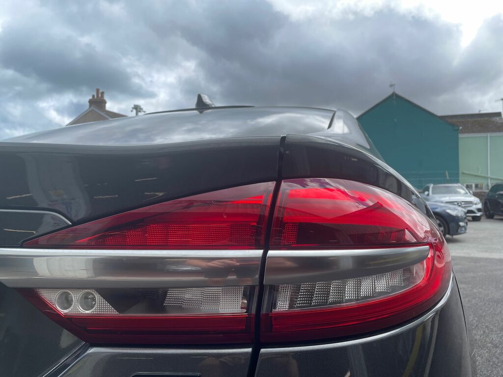 Ford Mondeo 2.0 Tivct Titanium Edition Saloon Hybri White #24