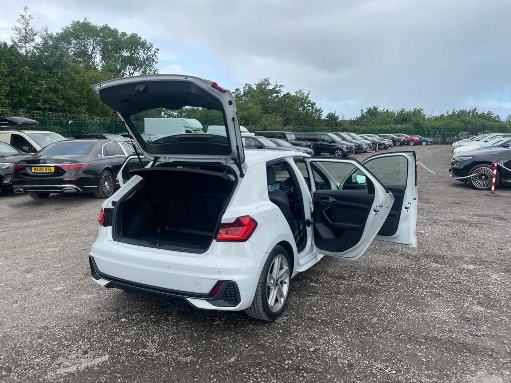Audi A1 Sportback 35 1.5 Tfsi 150 Citycarver S Tronic Red #38