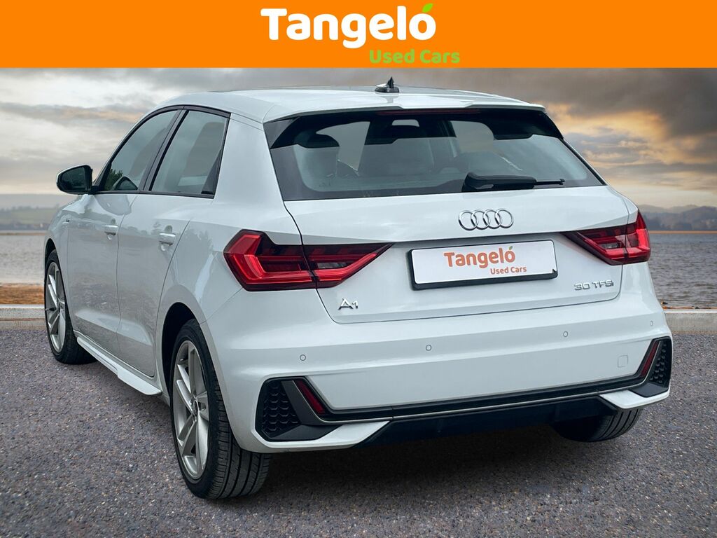 Audi A1 Sportback 35 1.5 Tfsi 150 Citycarver S Tronic Red #2