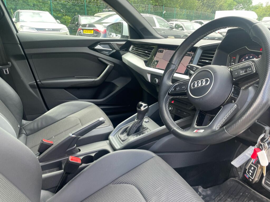 Audi A1 Sportback 35 1.5 Tfsi 150 Citycarver S Tronic Red #27