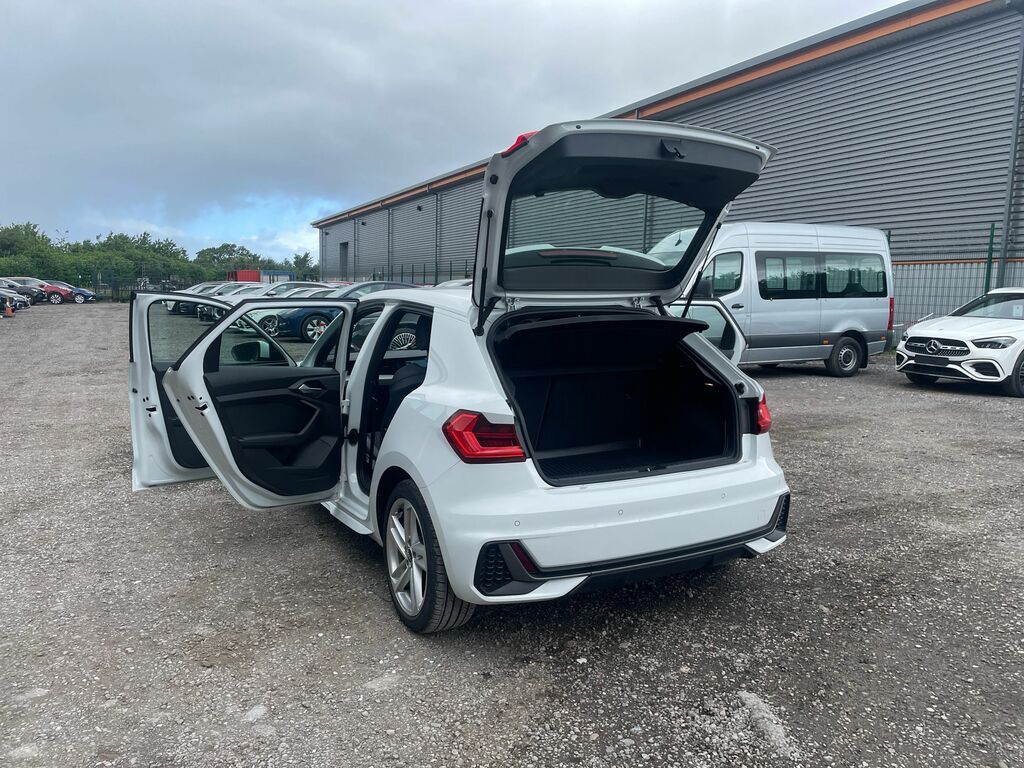 Audi A1 Sportback 35 1.5 Tfsi 150 Citycarver S Tronic Red #36