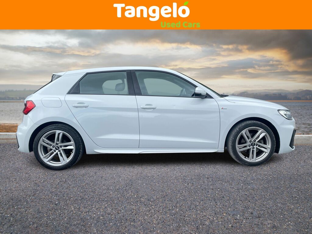 Audi A1 Sportback 35 1.5 Tfsi 150 Citycarver S Tronic Red #3