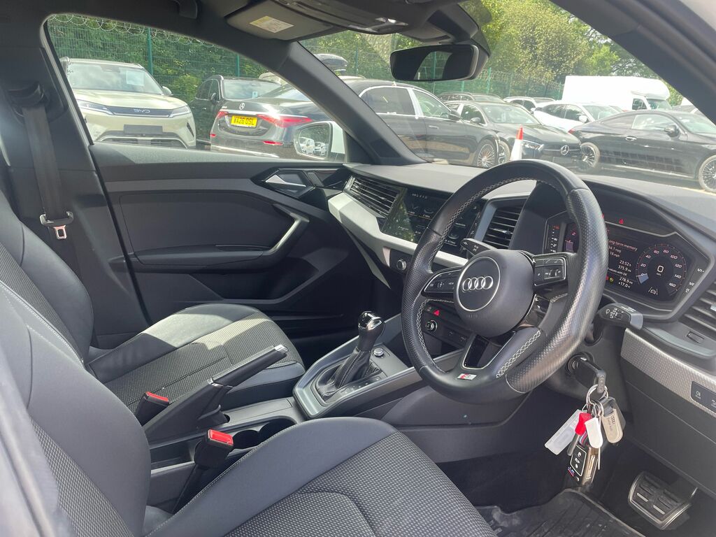 Audi A1 Sportback 35 1.5 Tfsi 150 Citycarver S Tronic Red #5
