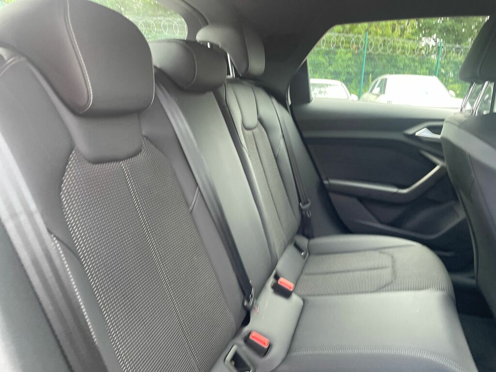 Audi A1 Sportback 35 1.5 Tfsi 150 Citycarver S Tronic Red #29