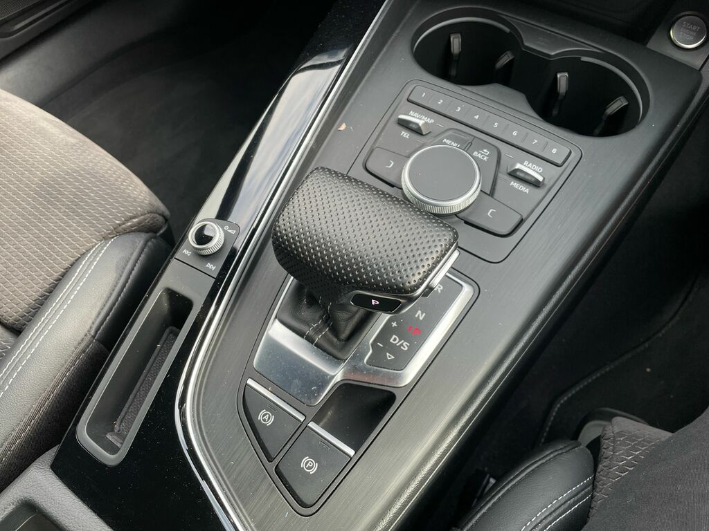 Audi A4 2.0 Tfsi 35 Sport Estate S Tronic Black #24