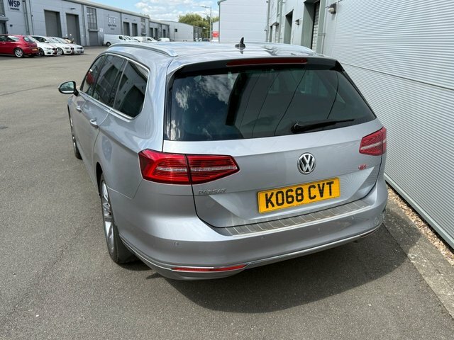 Volkswagen Passat 2.0 Tdi Gt Panoramic Roof Blue #26