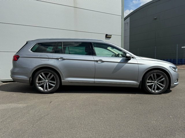 Volkswagen Passat 2.0 Tdi Gt Panoramic Roof Blue #32