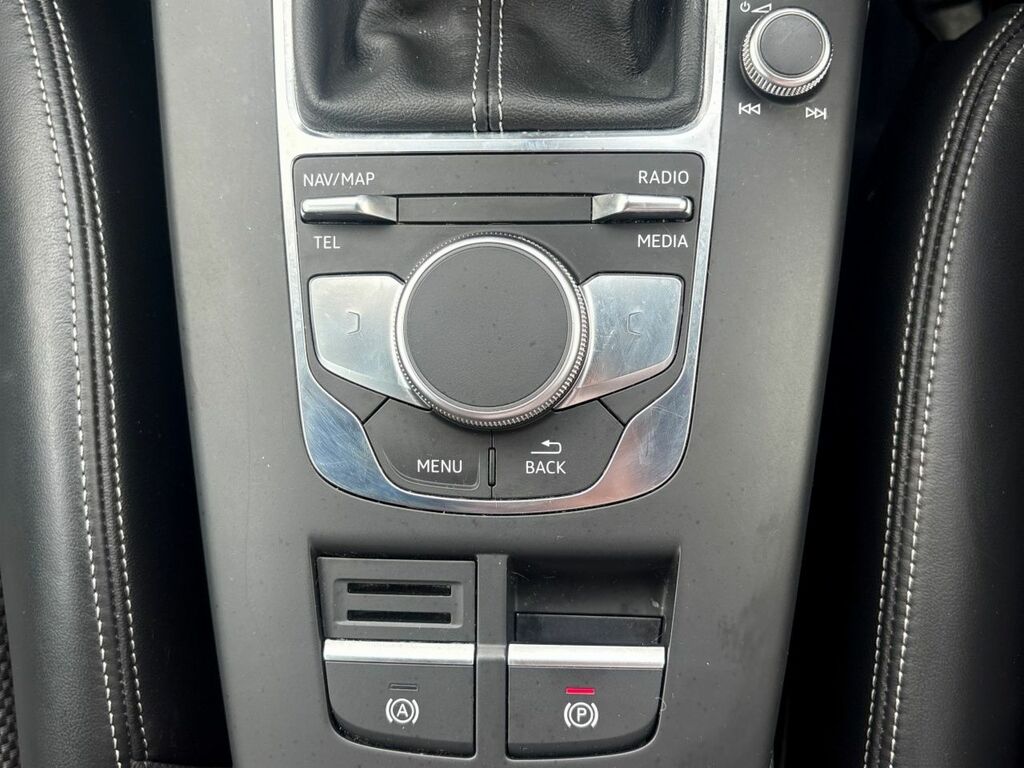 Audi A3 1.5 Tfsi 35 Sport Sportback Black #24