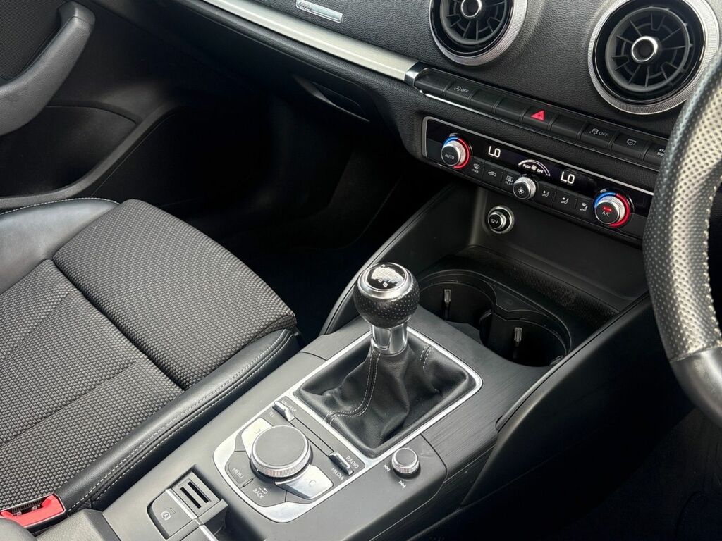 Audi A3 1.5 Tfsi 35 Sport Sportback Black #25