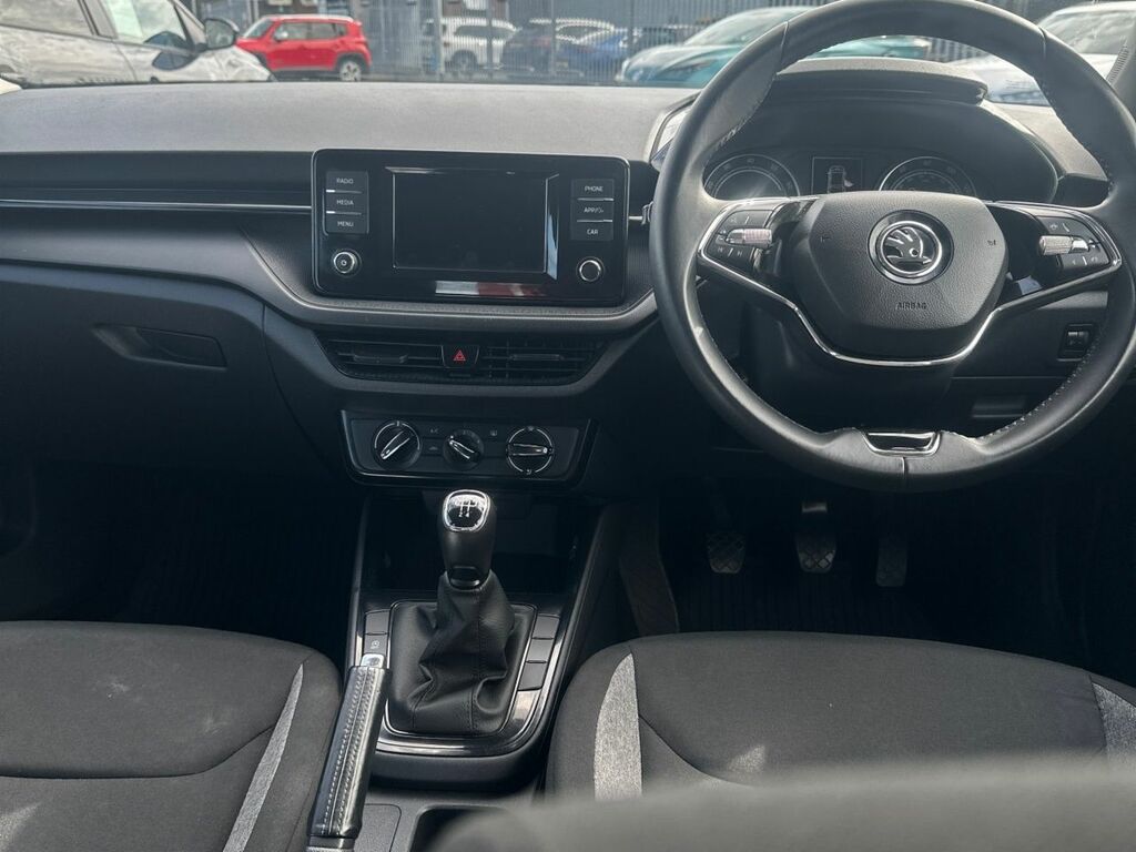 Skoda Fabia Se Comfort 1.0 Mpi 80 Ps 5G Man 2023 Silver #2