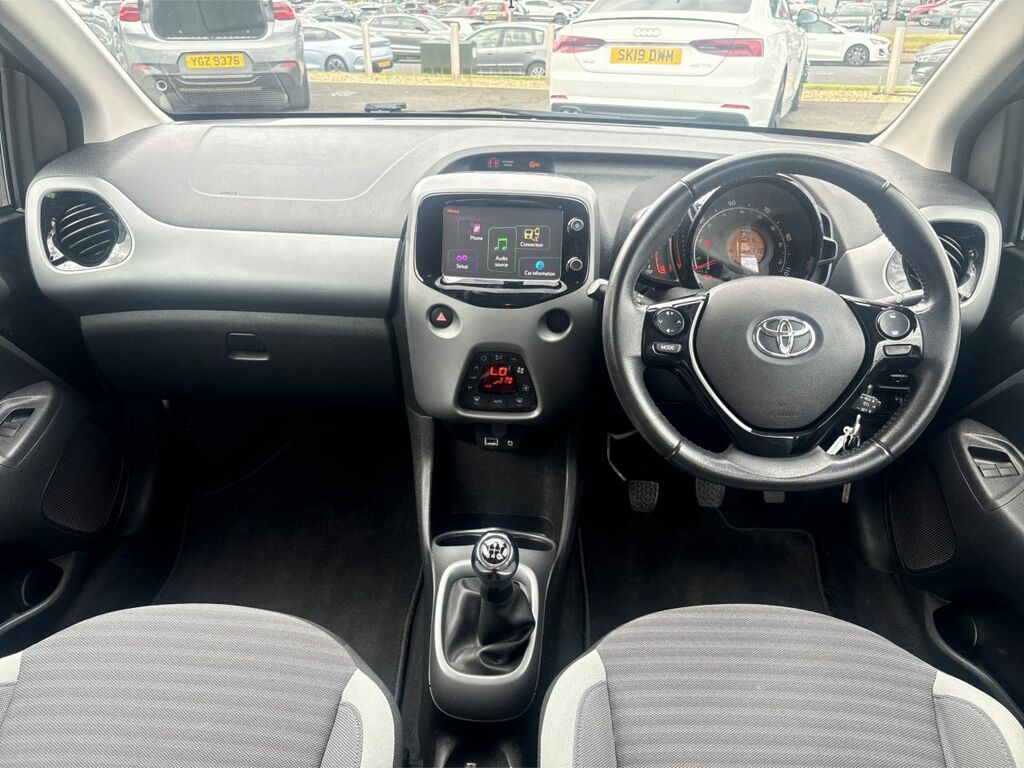 Toyota Aygo X X-plore Vvt-i Black #2