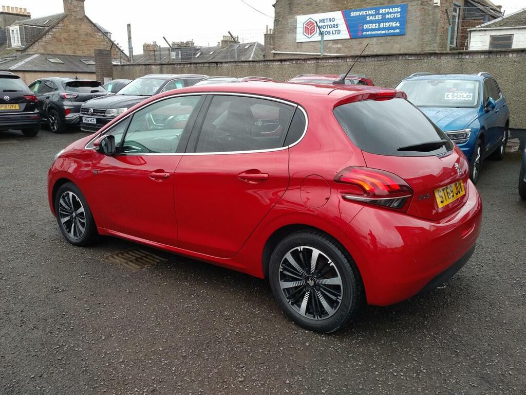 Peugeot 208 1.2 Puretech Tech Edition Red #4