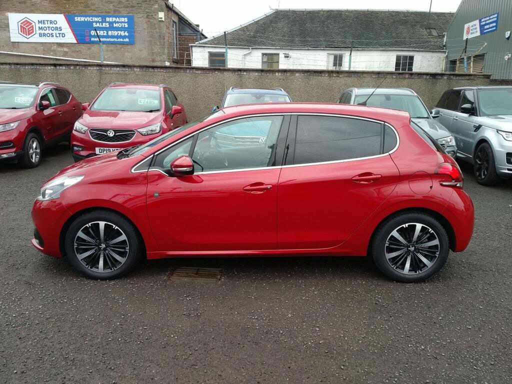 Peugeot 208 1.2 Puretech Tech Edition Red #3