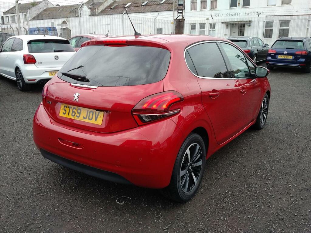 Peugeot 208 1.2 Puretech Tech Edition Red #6