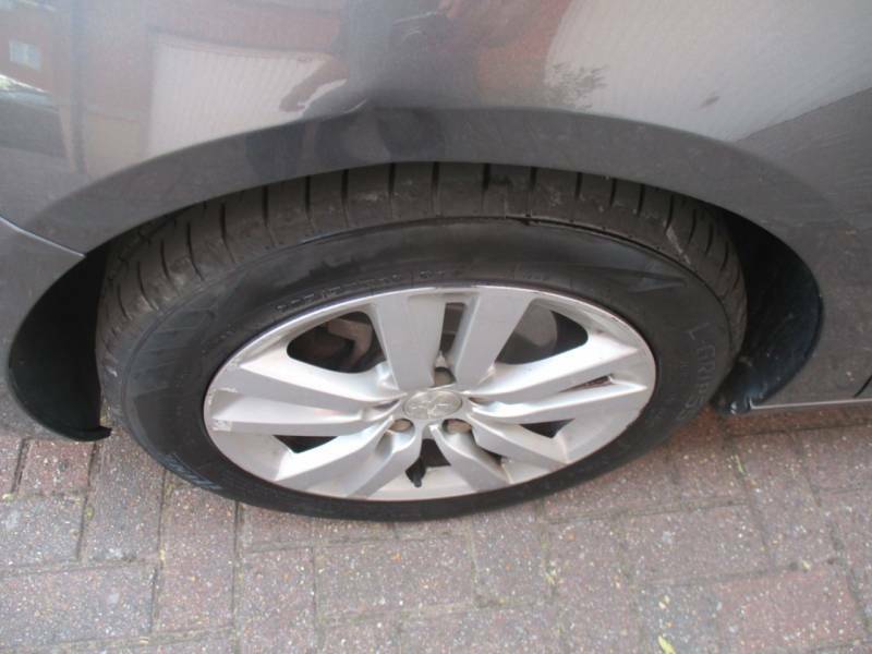 Peugeot 308 1.6 Bluehdi 120 Allure Eat6 Grey #12