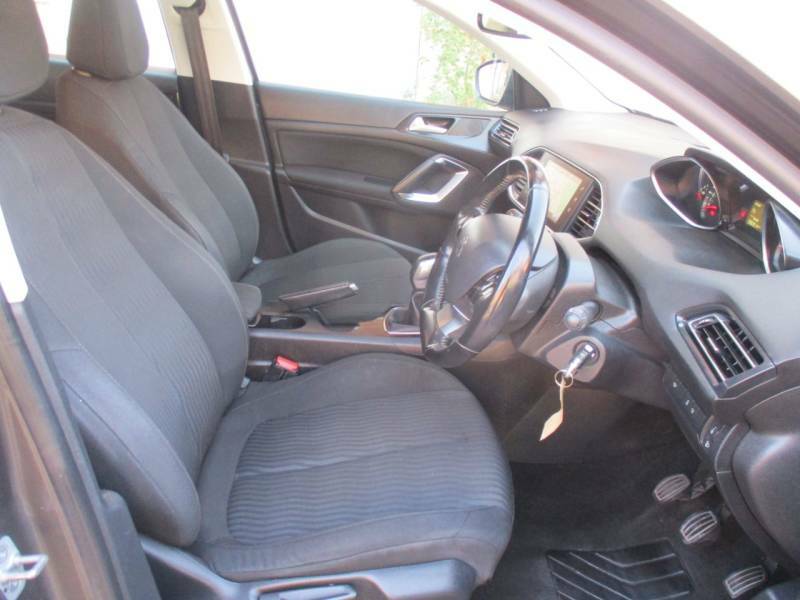 Peugeot 308 1.6 Bluehdi 120 Allure Eat6 Grey #17