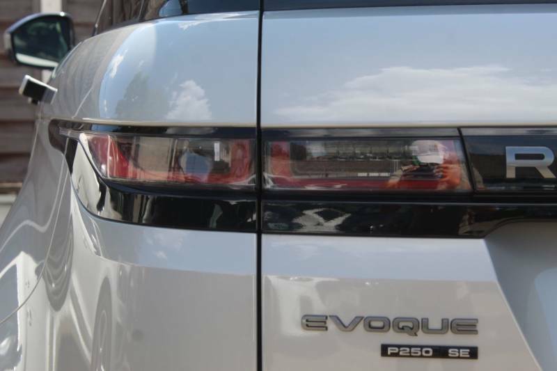 Land Rover Range Rover Evoque 2.0 P250 R-dynamic Se Silver #6