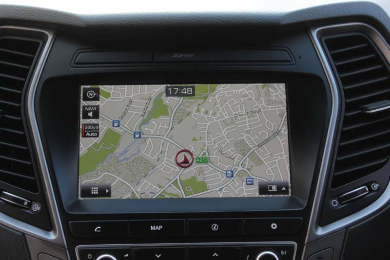 Hyundai Santa Fe 2.2 Crdi Blue Drive Premium 7 Seats Black #2