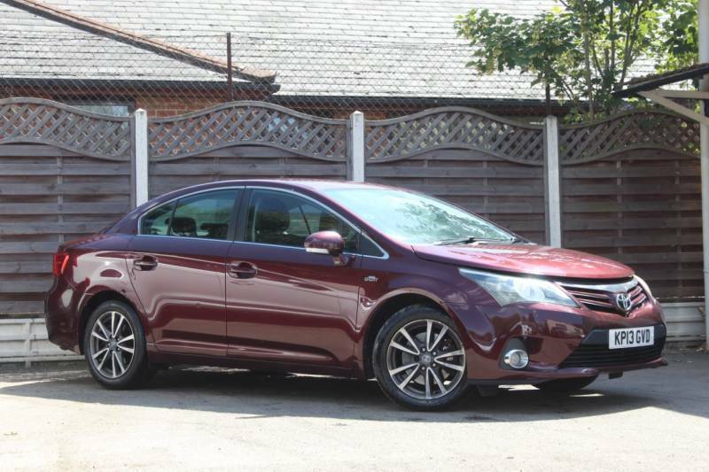Toyota Avensis 2.2 D-cat Tr Red