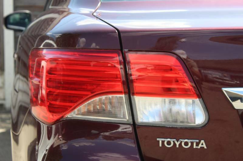 Toyota Avensis 2.2 D-4d Excel Black #8