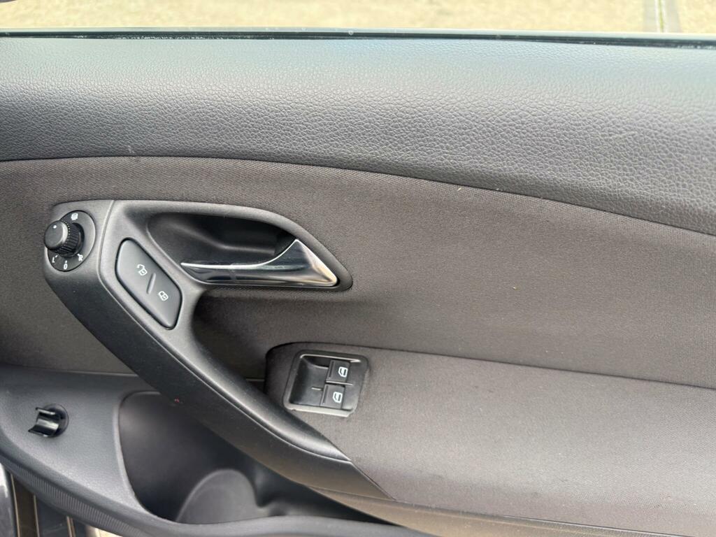 Volkswagen Polo 1.2 Bluemotion Tdi 74 Bhp Blue #17