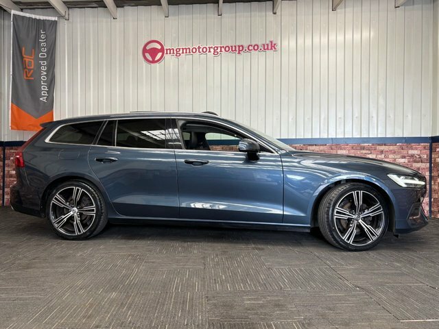 Volvo V60 2.0 D4 Inscription Pro Estate Euro KM19SSV Blue #3