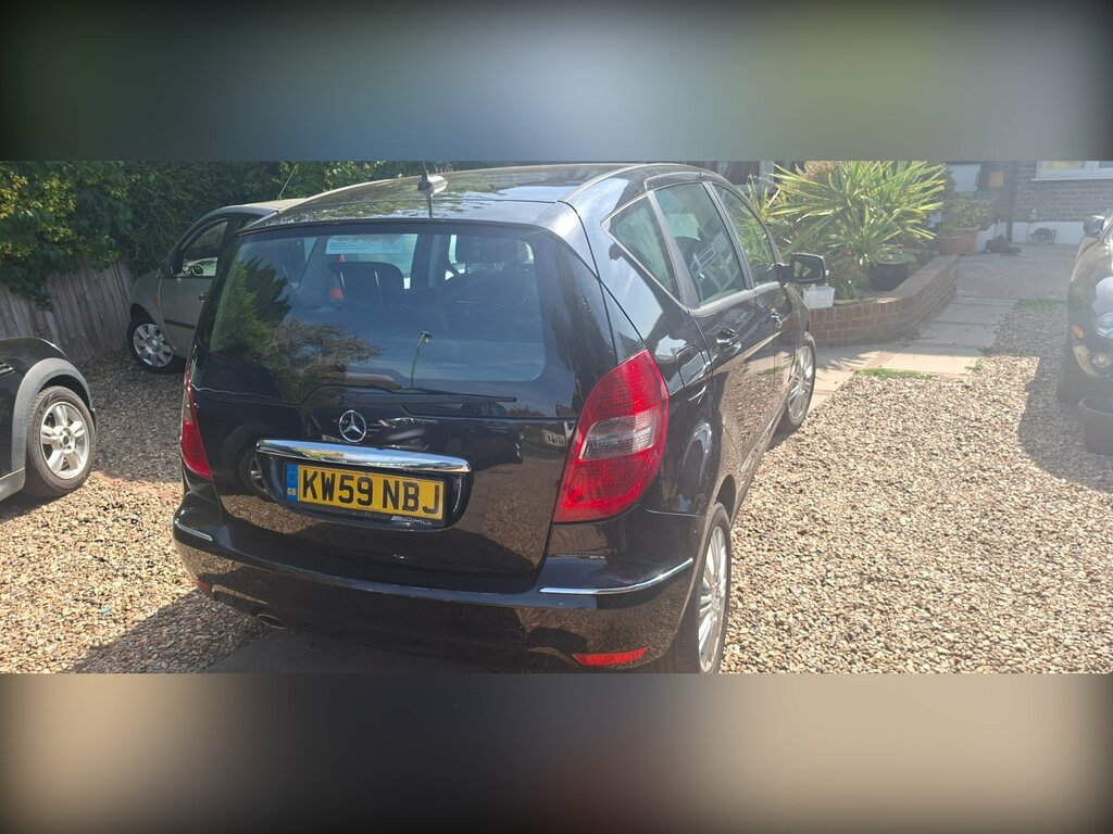 Mercedes-Benz A Class 1.5 A160 Classic Se Cvt Silver #2