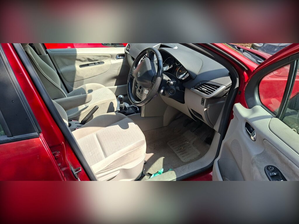 Peugeot 207 1.4 16V Se Hatchback 152 Gkm, Red #6