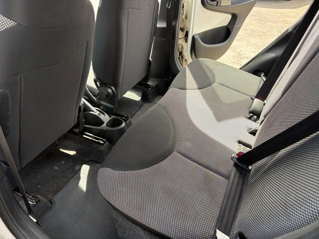 Toyota Aygo Vvt-i Ice Silver #13