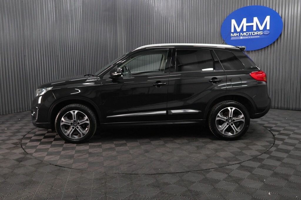Suzuki Vitara Sz5 Suv Black #4