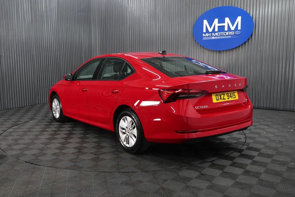 Skoda Octavia Tsi Act Se Technology Red #5
