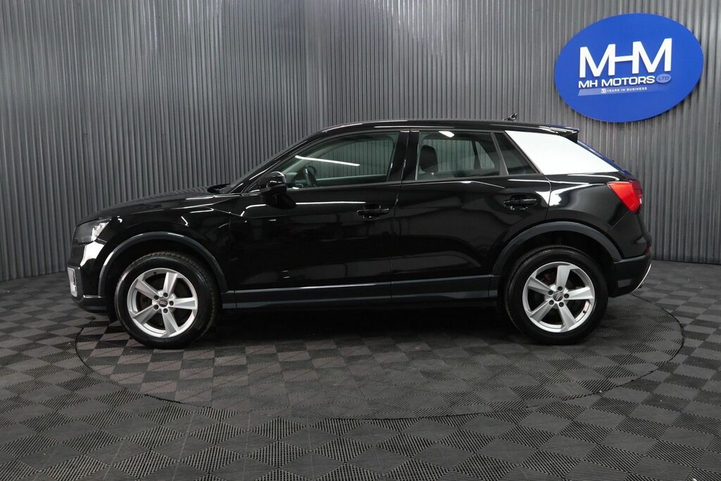 Audi Q2 Tdi Sport Suv Black #4