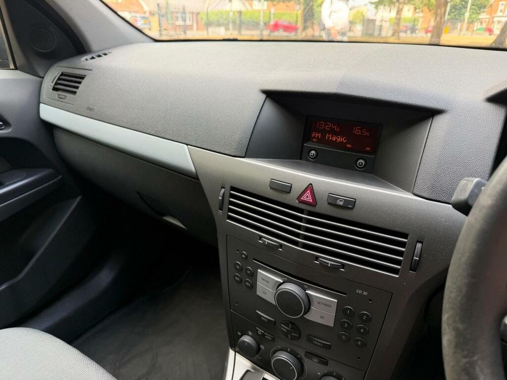 Vauxhall Astra Sxi 16V Twinport 3-Door Silver #9