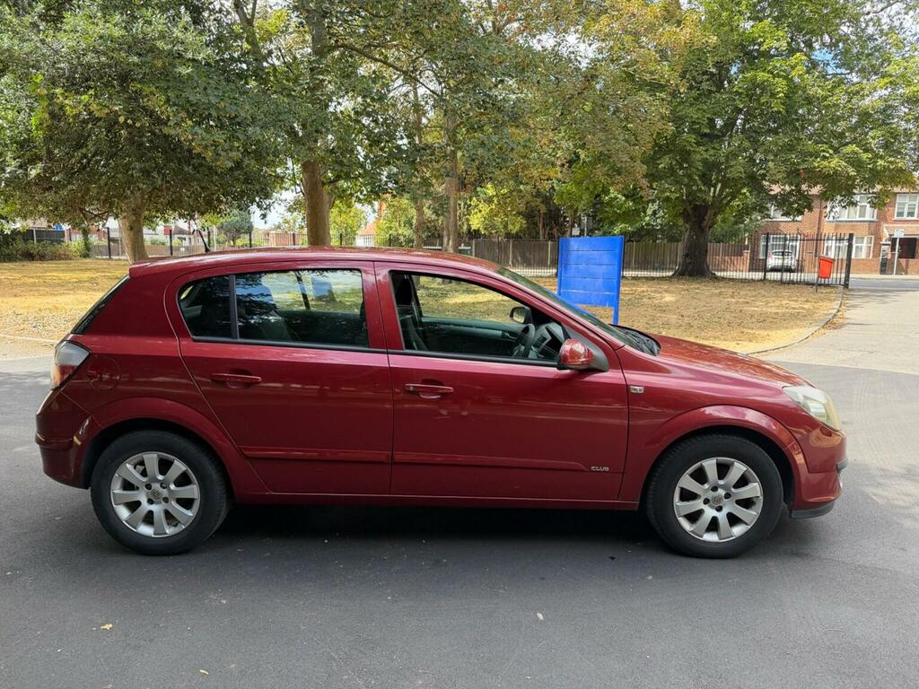 Vauxhall Astra 1.4I 16V Club Red #5