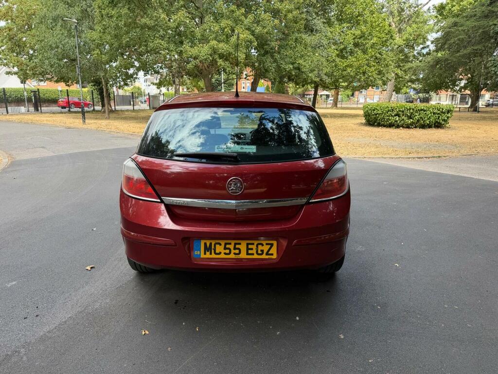 Vauxhall Astra 1.4I 16V Club Red #3