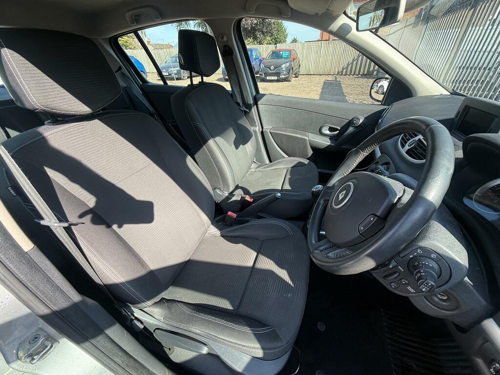 Renault Clio 1.2 Tce Dynamique Tomtom Euro 5 Silver #3