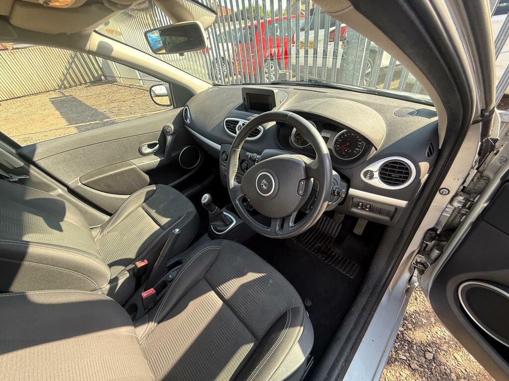 Renault Clio 1.2 Tce Dynamique Tomtom Euro 5 Silver #2