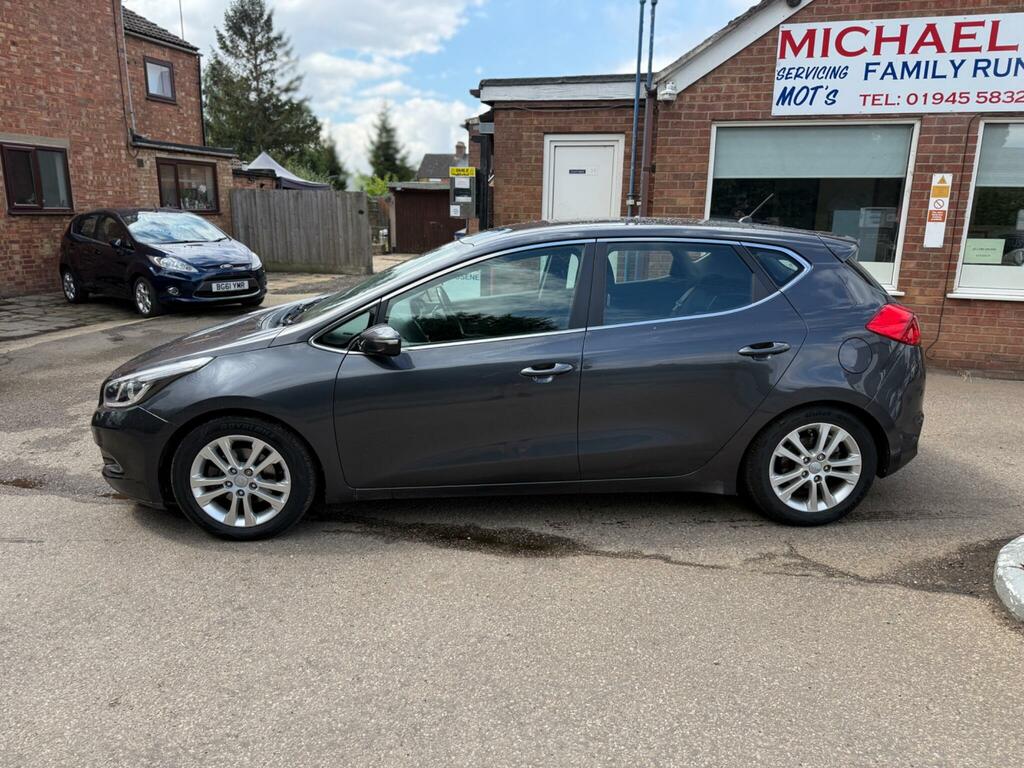Kia Ceed Estate 1.6 Crdi Ecodynamics 2 Sports Wagon Euro 5 Black #13