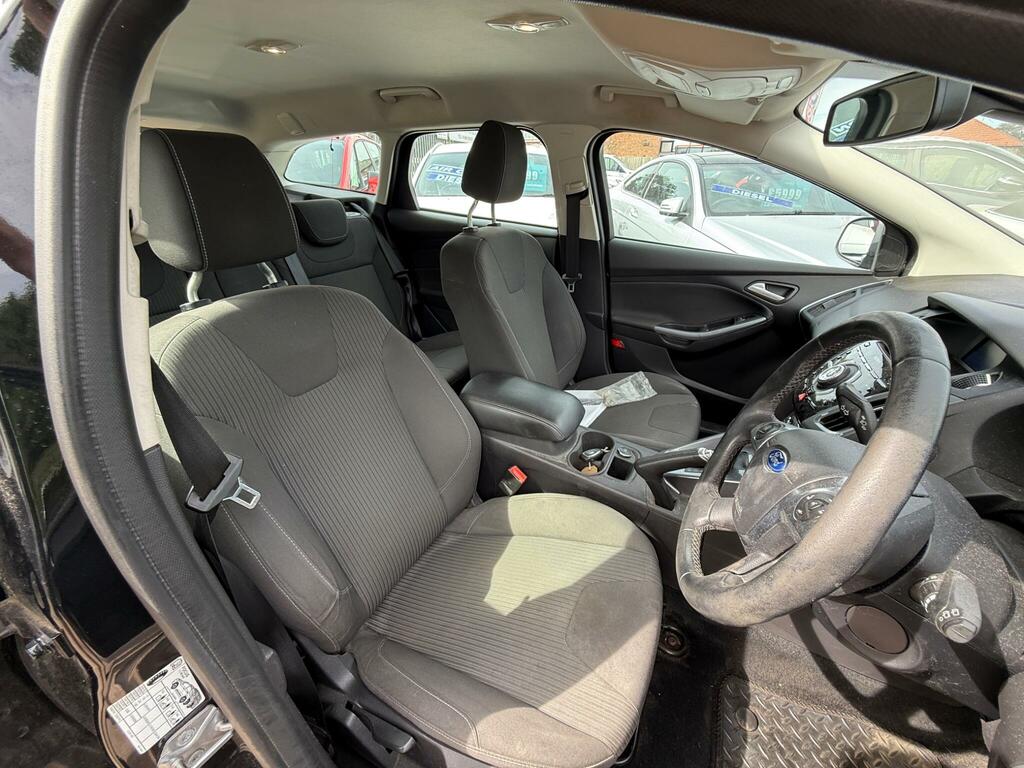 Ford Focus 1.6 Zetec Tdci Frozen White 113 Bhp White #5