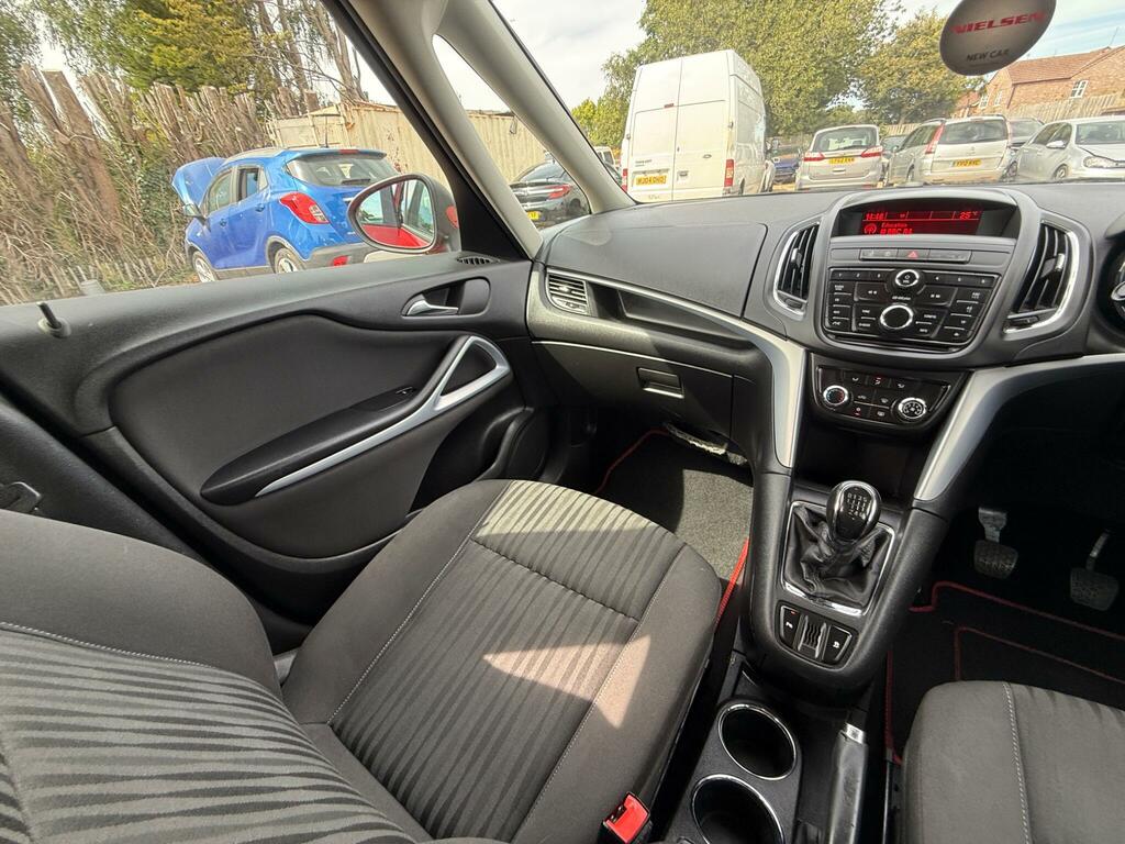 Vauxhall Zafira Tourer 1.8I Exclusiv Brown #44