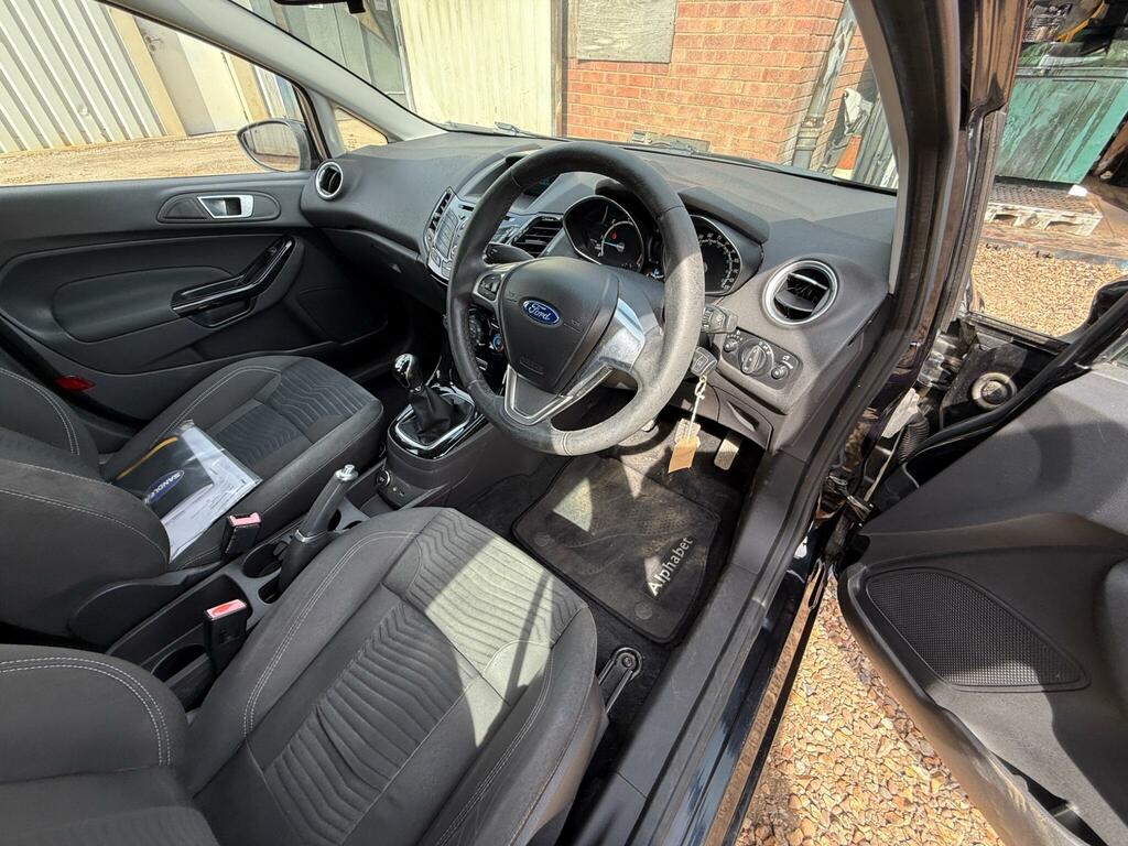 Ford Fiesta 1.6 Tdci Econetic Zetec Euro 5 Ss Black #2