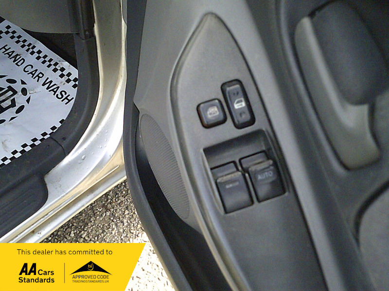 Toyota Yaris 1.3 Vvt-i 16V Cdx Silver #15